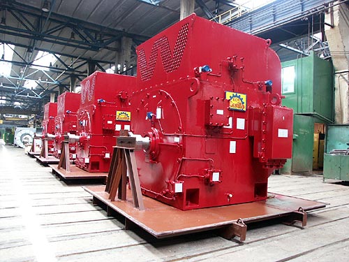 Explosion proof D.C. motors of 420 kW for Thomassen compressor driving.